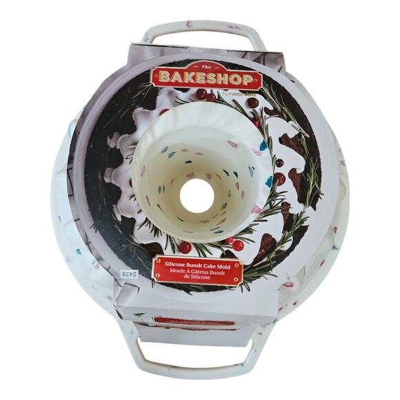 NEW Bakeshop by Masterclass Christmas Silicone Bundt Cake Mold in Creamy White - Picture 4 of 5